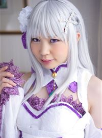 较小的女主角 漂亮的伊米莉亚Ero-Cosplay
