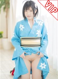 传统服装的女孩脱下衣服的cosplay制服诱惑