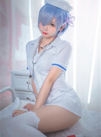 单眼萌打针 腿万年要完