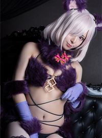 图书馆里的性感小野猫女神