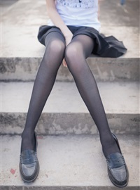 兔玩映画 天台的黑丝少女